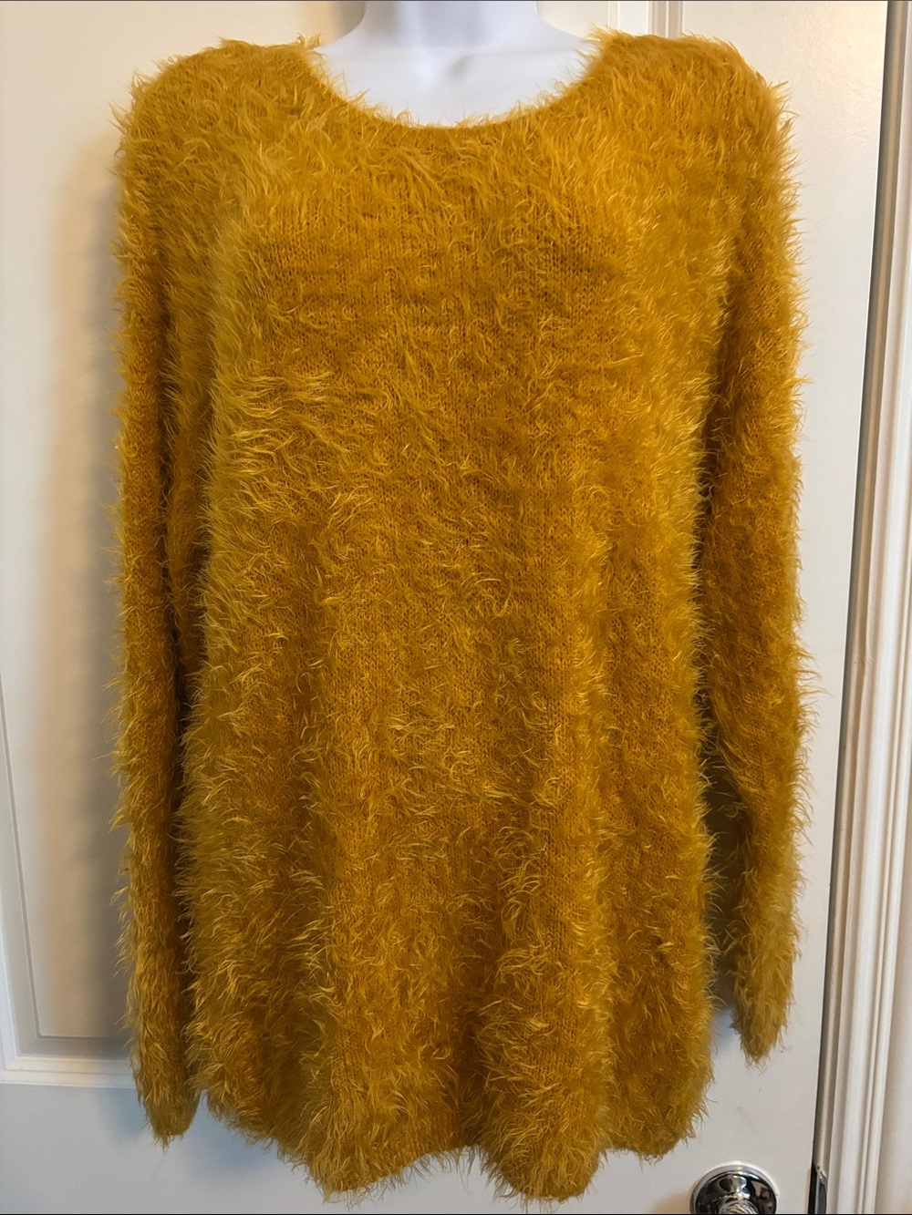 Love Tree Cozy Fuzzy Knit Mustard Long-Sleeve Crewneck Sweater M